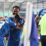 Persib Bandung Kena Denda Rp50 Juta Gara-gara Suporter Masuk Lapangan