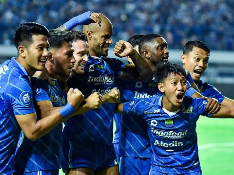 Persib Bandung akan berjumpa Bali United pada semifinal BRI Liga 1 2023/2024. Maung Bandung dihadapkan fakta minor karena mereka tidak pernah menang lawan Bali United pada era Liga 1.