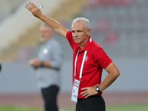 Pelatih Arema FC Bertekad Bawa Timnya Pertahankan Gelar Juara Piala Presiden